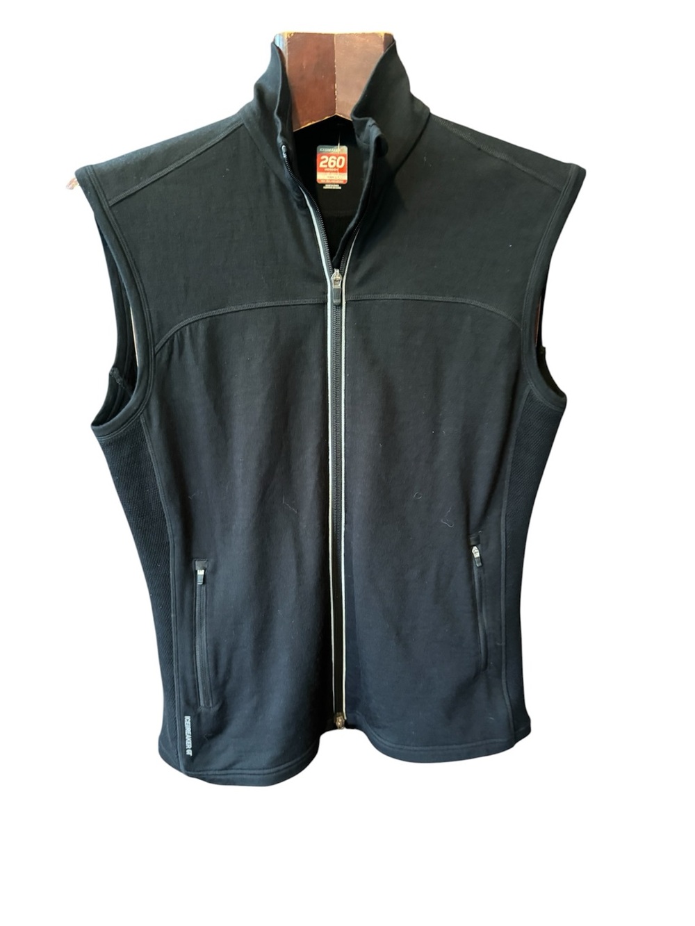 Icebreaker Black Full-Zip Men's isolated merino wool vest size M like new